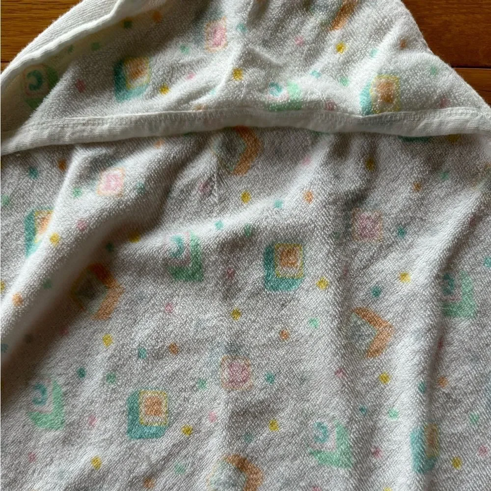 VINTAGE 90s HOODED BABY TOWEL